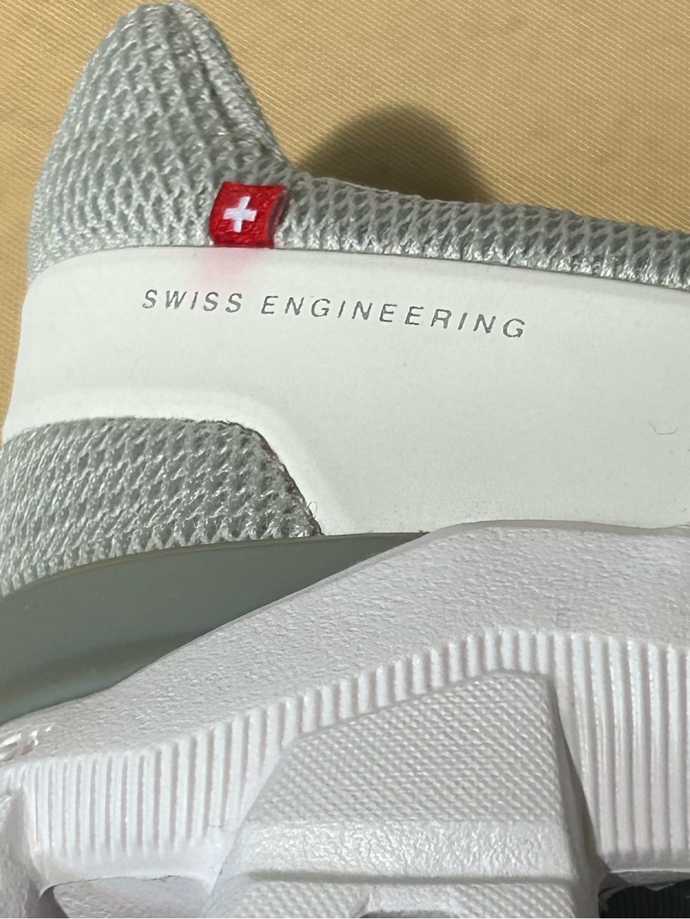 On Cloudswift Women's Running Shoe Sneaker in Glacier/White. Size 10.5 - Picture 10 of 10